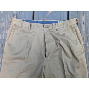 Haggar Men's Classic Fit No-Iron Khaki Pants | Size 34x34